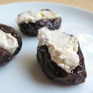 Medjool dates with walnut cheese (square)