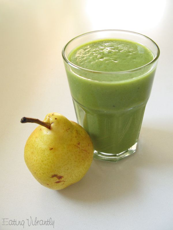 Parsley Pear Green Smoothie with Pear