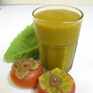 Persimmon lettuce green smoothie (square)