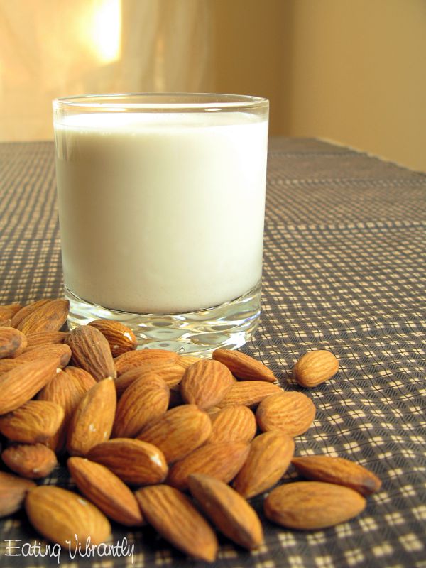 Raw vegan almond milk