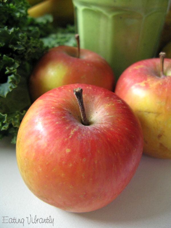 Apples for a winter green smoothie