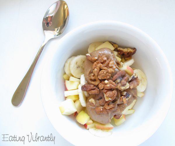 Raw caramel sauce with apples and walnuts