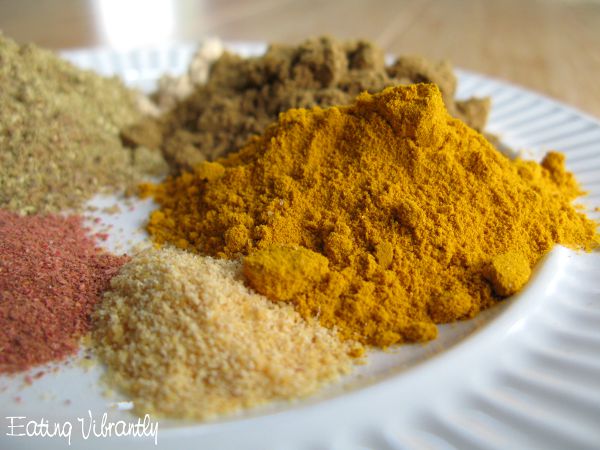 Homemade mild yellow curry powder spices
